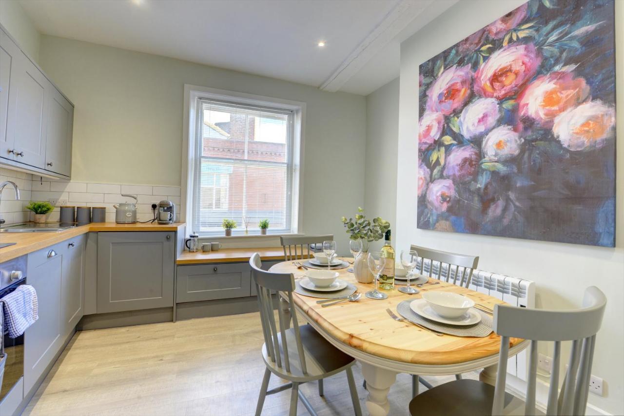 The Nook - A Modern 2 Bedroom Loft With Parking Ripon Exterior foto