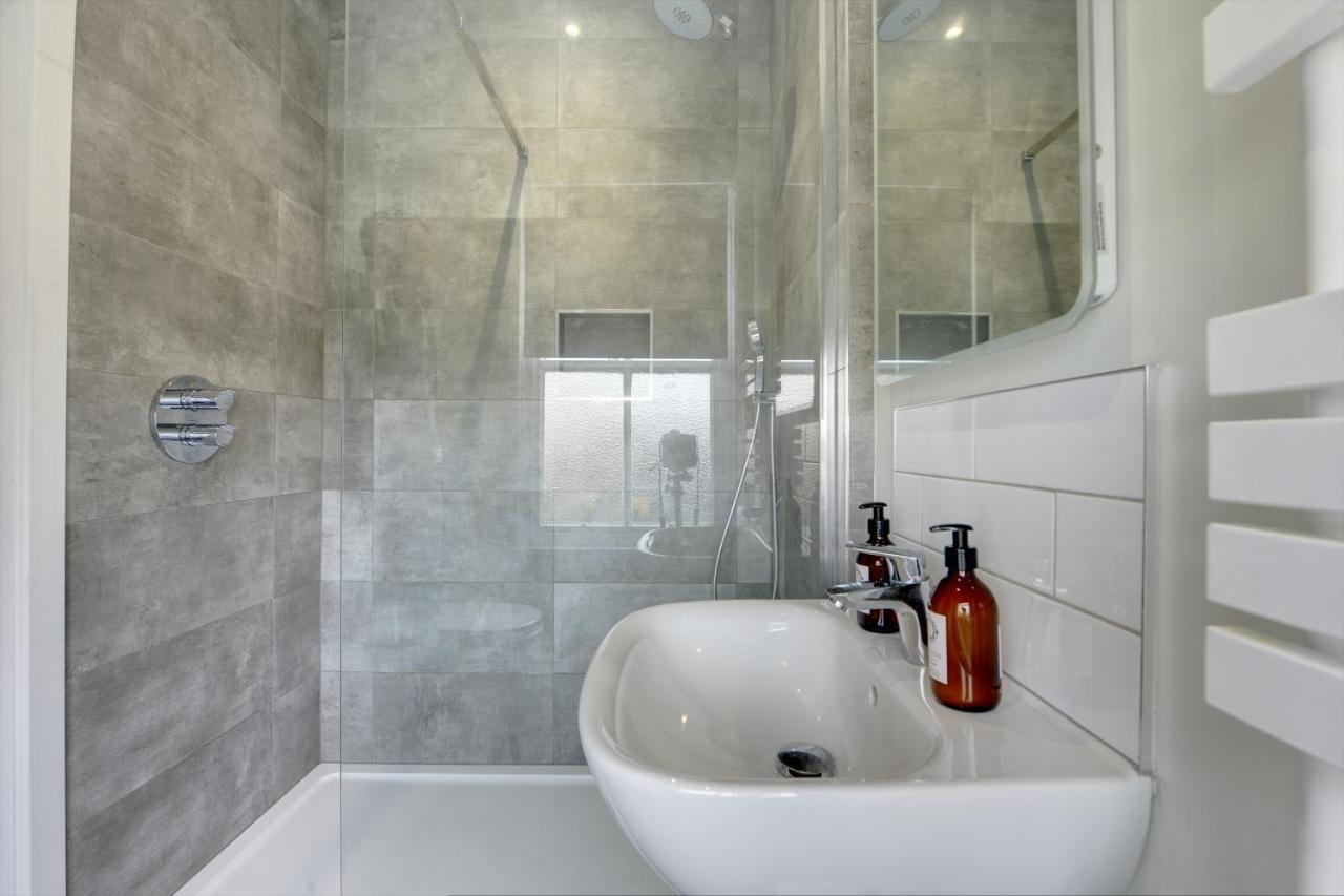 The Nook - A Modern 2 Bedroom Loft With Parking Ripon Exterior foto